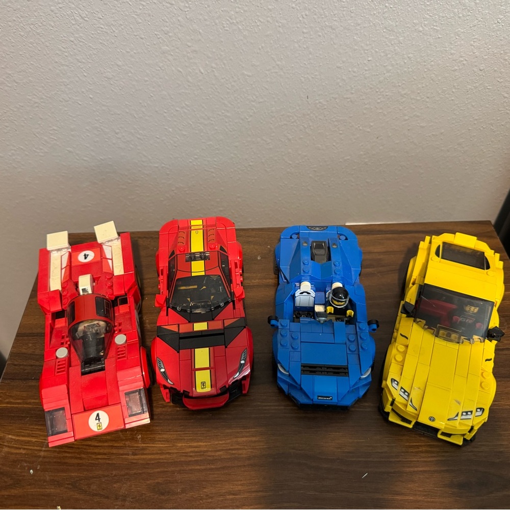 LEGO Speed Champions Red and Green Toy Car Set